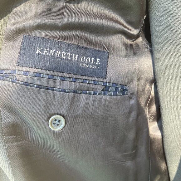 Kennth Cole New York - Mans Brown Suit - Picture 9 of 16